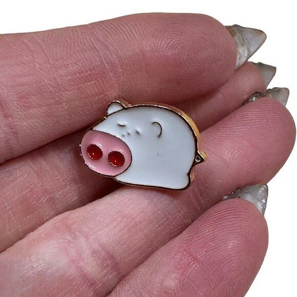 ⭐2 for $14⭐ ⭐3 for $18⭐ ❤ MIX AND MATCH!❤ FAT PIG enamel pin - Picture 1 of 2